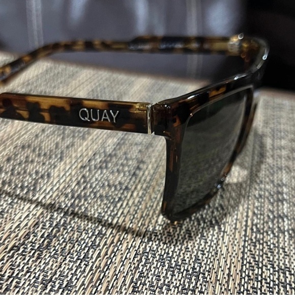 NWT Quay “LET IT RUN POLARIZED” tort/grn Sunglasses - Picture 6 of 9